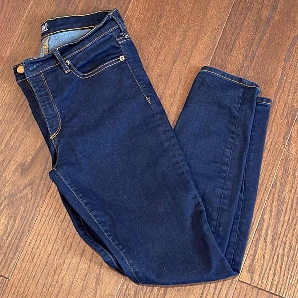 Gap Women’s Dark Blue Skinny Jeans Size 8